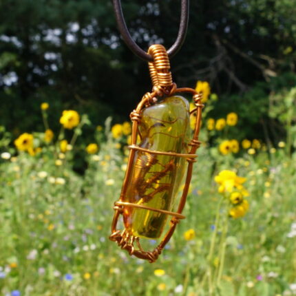 Amulett aus Kupfer und Kopal