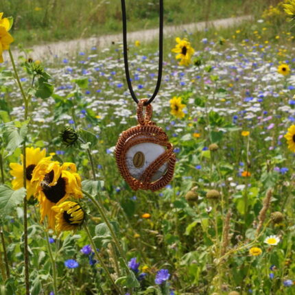 Amulett aus kupfer und Magnesit